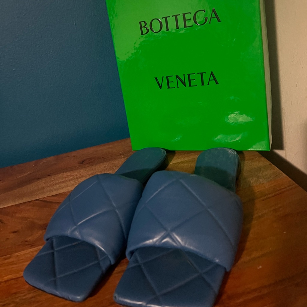 Bottega Slides